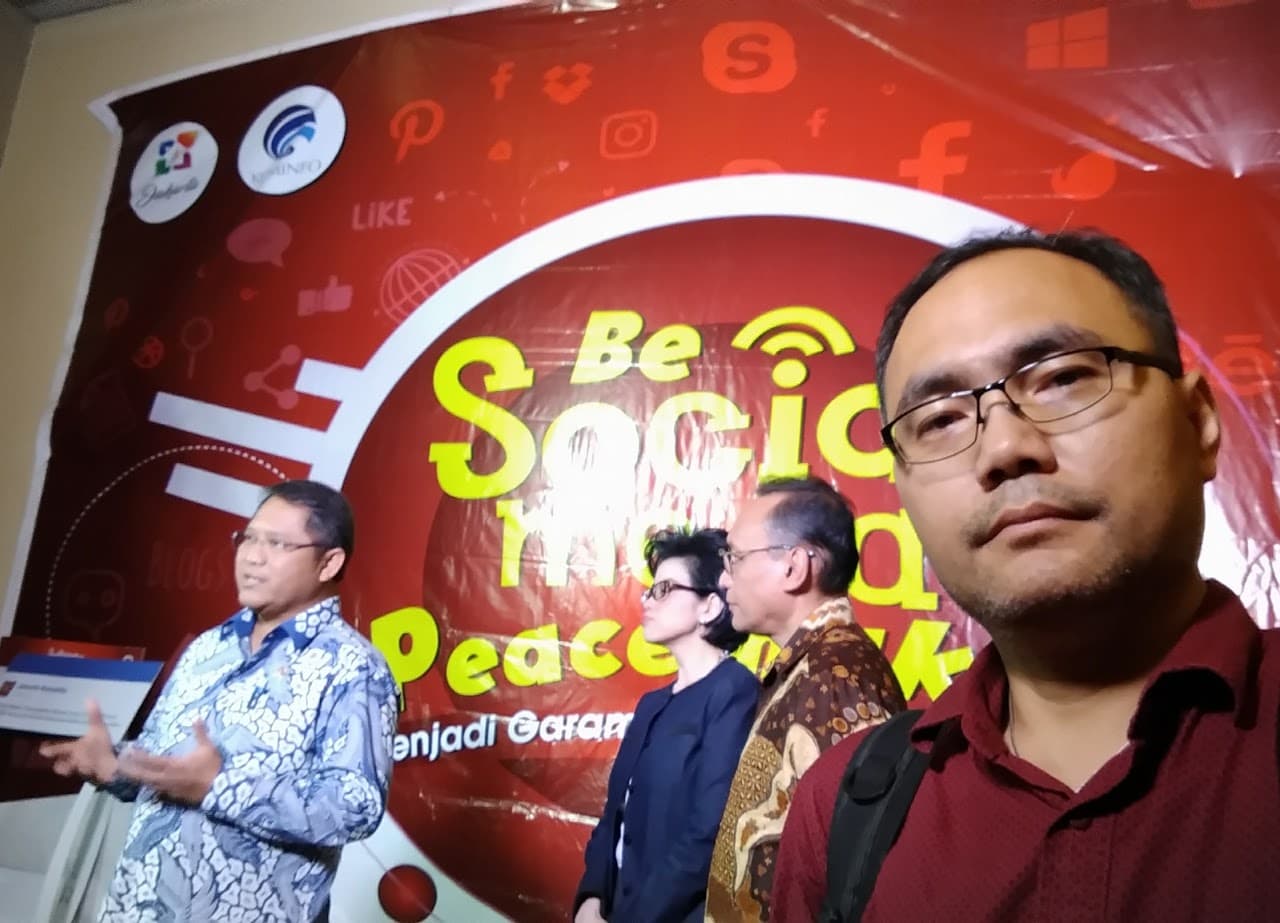 Gambar untuk Participating in the 'Be Social Media Peacemaker' event