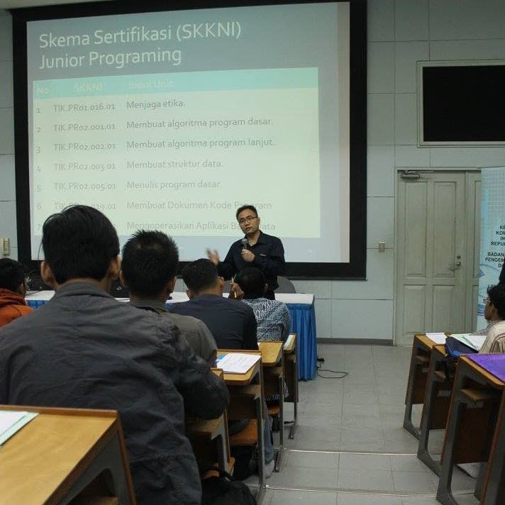 Gambar untuk Explaining the Junior Programming certification scheme to young workers in Yogyakarta