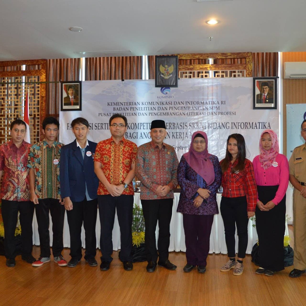 Gambar untuk With members of the Bangka Belitung Regency DPRD, Kemenkominfo, Diskominfo, and participants in the Youth ICT Workforce Certification event