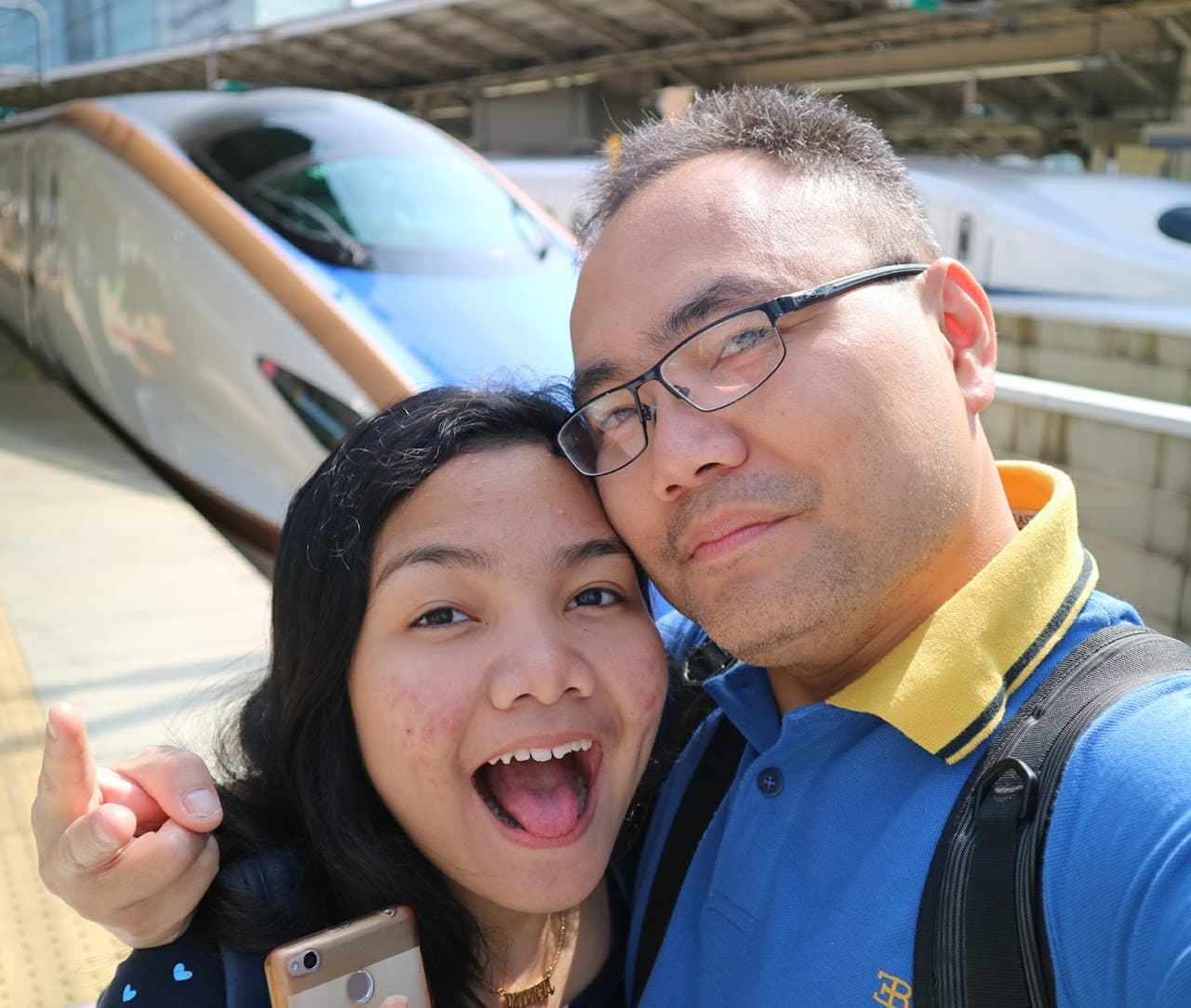 Gambar untuk Riding the Shinkansen bullet train in Tokyo Station, Japan