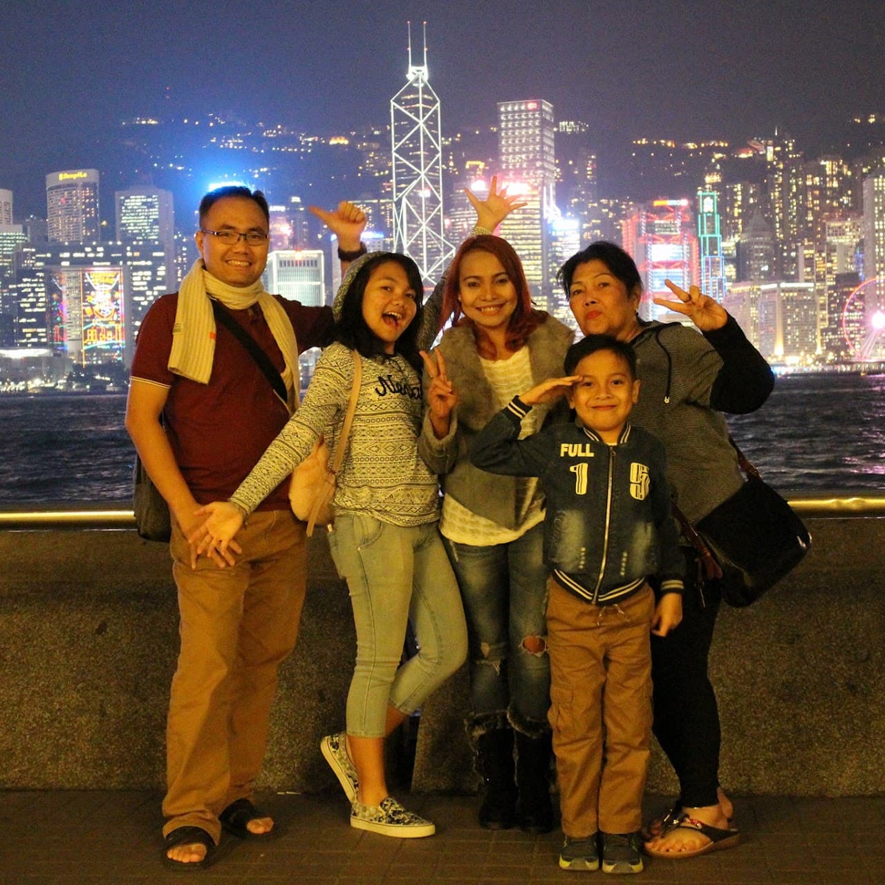Gambar untuk With my Beloved Family traveling to Hong Kong