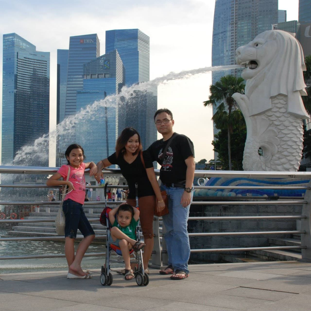 Gambar untuk Visiting Merlion Park Singapore with my Beloved Family