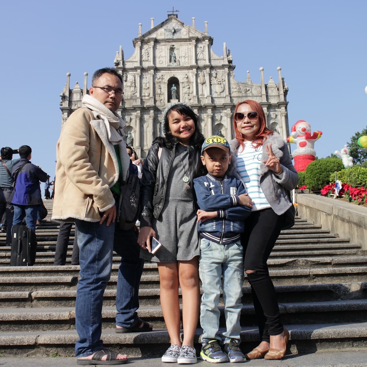 Gambar untuk Visiting a historical site in Macau, Ruins of St Paul's