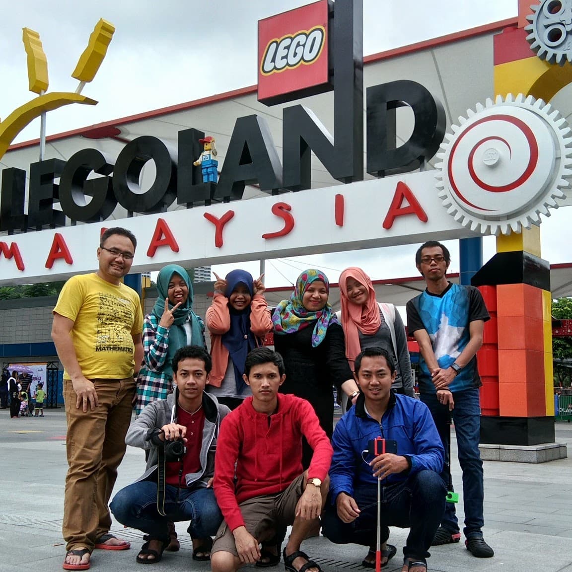 Gambar untuk With LSP TIK friends playing at Legoland Johor Bahru, Malaysia